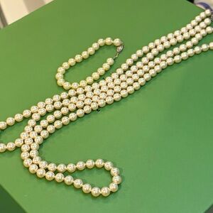 Elegant Pearl Necklaces and Bracelet Set